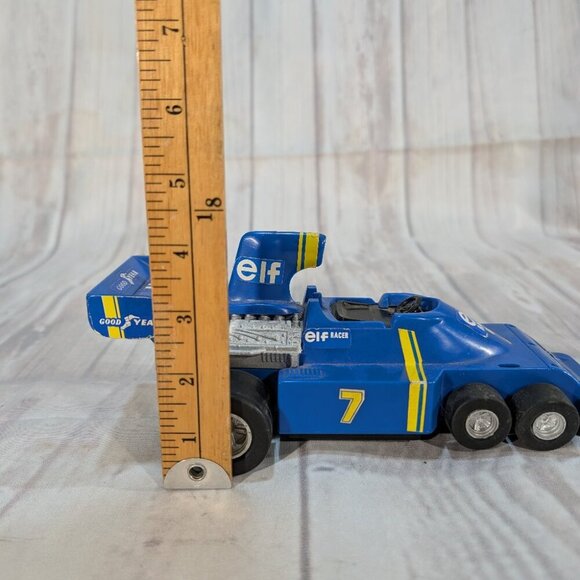 Vintage 1977 Tyrrell P34 6 Wheel Elf Racing Car - Picture 5 of 13